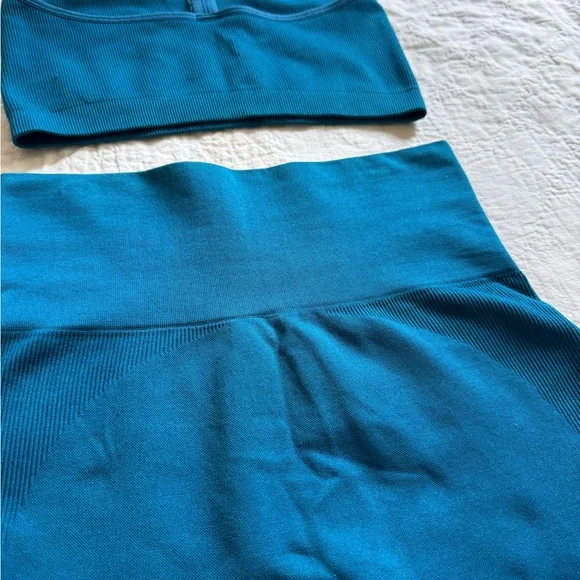Set Active set shorts tank cropped teal blue small medium workout - Picture 9 of 9